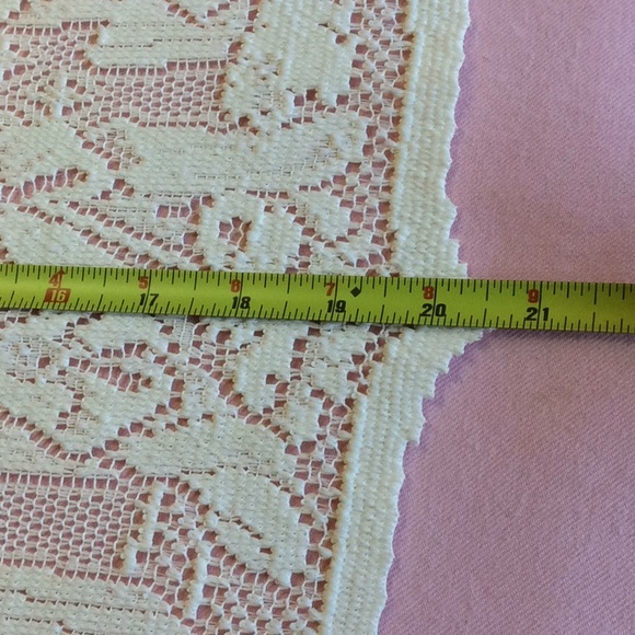 FINAL SALE PRICE Vintage Nativity Cream Mantel Scarf - Picture 4 of 6